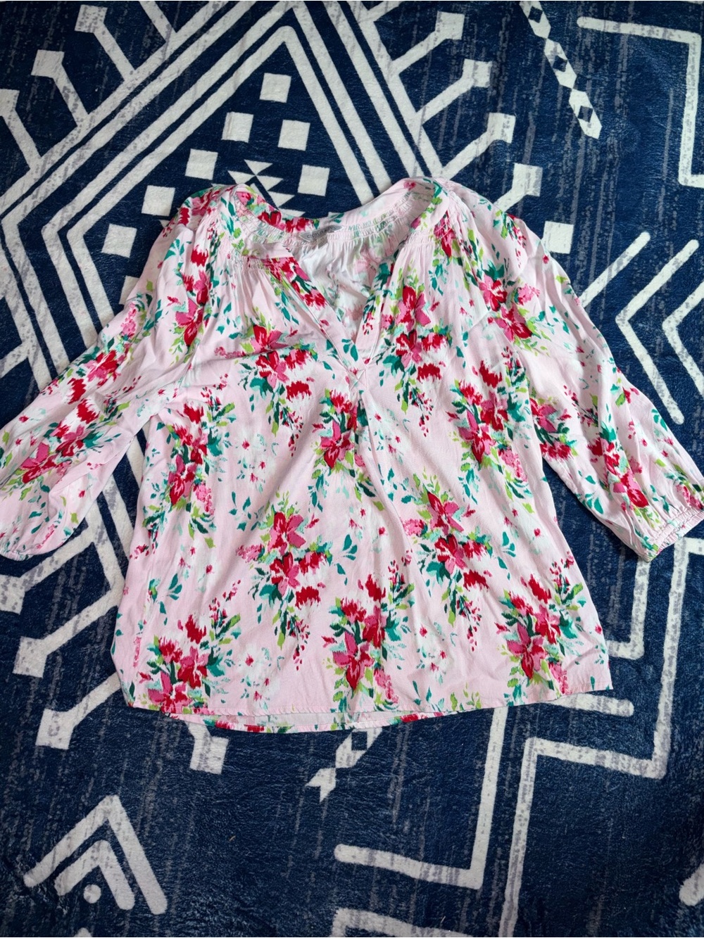crown & ivy Pink Floral V-Neck Peasant Blouse